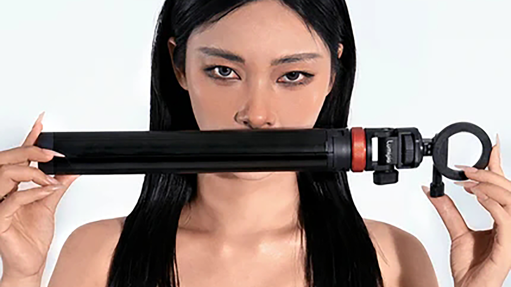 Lightweight Shooting: The Magnetic Tripod Stand Is Here