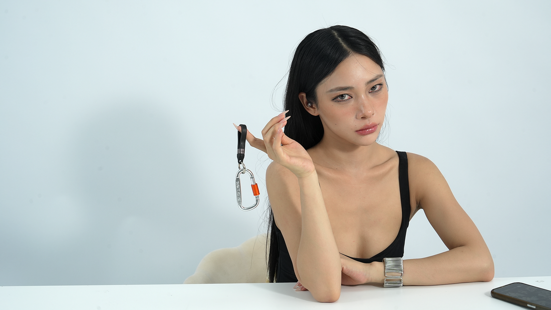Never Lose Your Charging Cable Again: Try This Carabiner Design