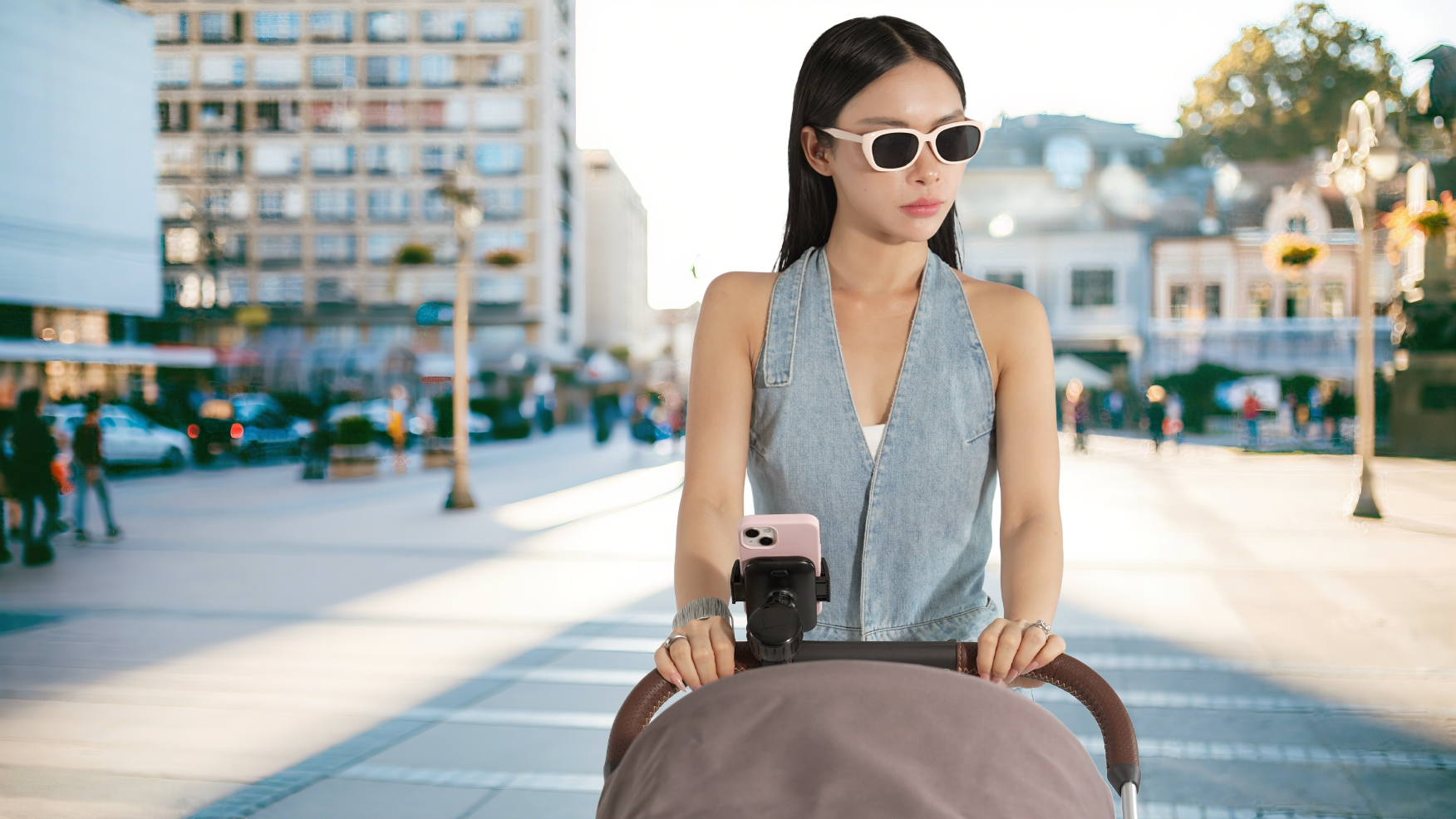 Parents’ Best Helper: The Magnetic Stroller Phone Holder